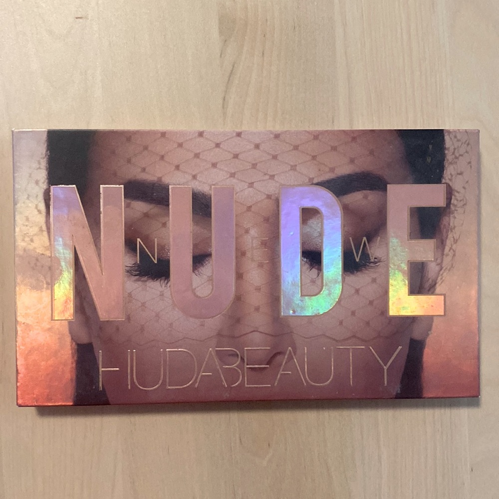Huda Beauty Nude Eyeshadow Palette